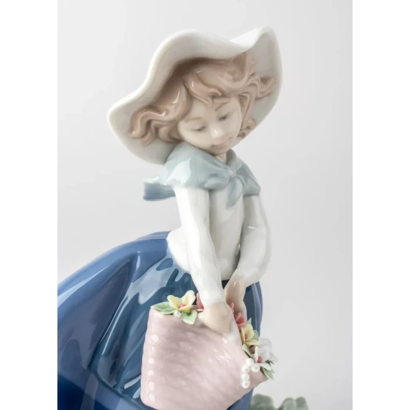 Lladró - Girl with Bag Sculpture - Porcelain