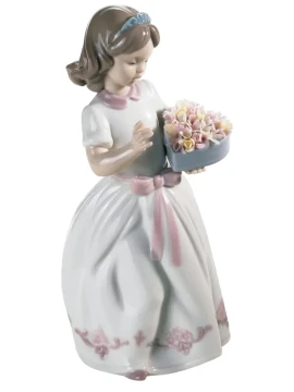 Lladró - Little Girl For a Special Person Sculpture - Porcelain