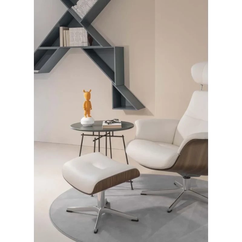 Lladró - The Orange Guest Sculpture - Orange / White