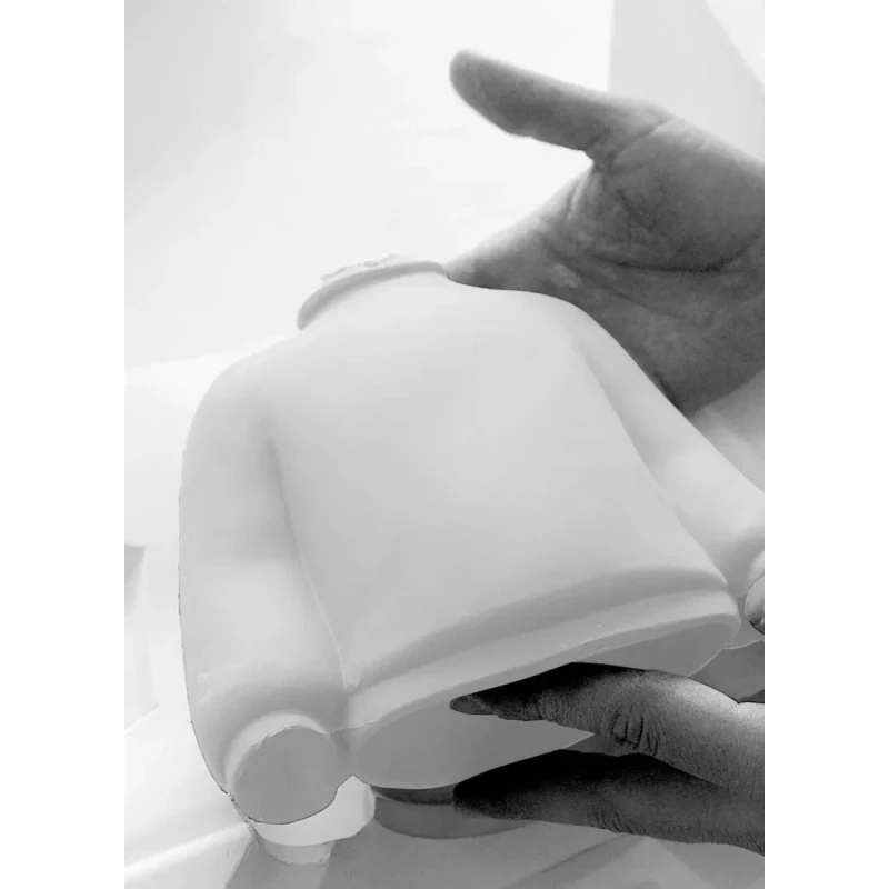 Lladró - The White Guest Sculpture - White