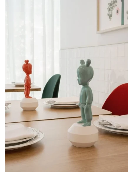 Lladró - The Red Guest Sculpture - Red / White