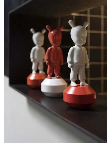 Lladró - The Red Guest Sculpture - Red / White