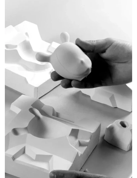 Lladró - The Yellow Guest Sculpture - Yellow / White