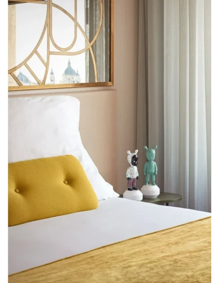 Lladró - The Green Guest Sculpture - Green / White