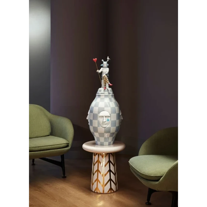 Lladró - The Lover II sculpture. By Jaime Hayon