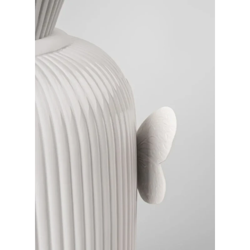 Lladró - Lady Luck Vase by Olga Hanono - White