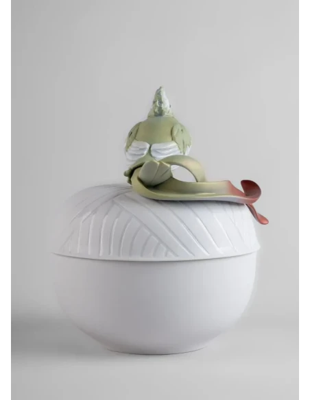 Lladró - Quetzal chest - Porcelain