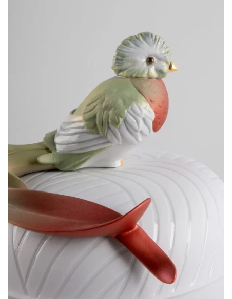 Lladró - Quetzal chest - Porcelain