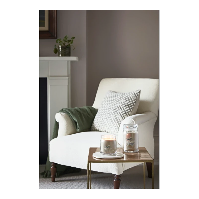 Yankee Candle - Amber & Sandalwood - Medium Jar Candle