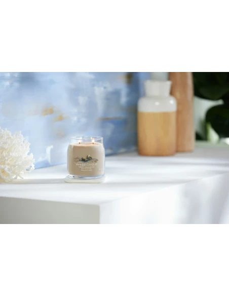 Yankee Candle - Amber & Sandalwood - Medium Jar Candle