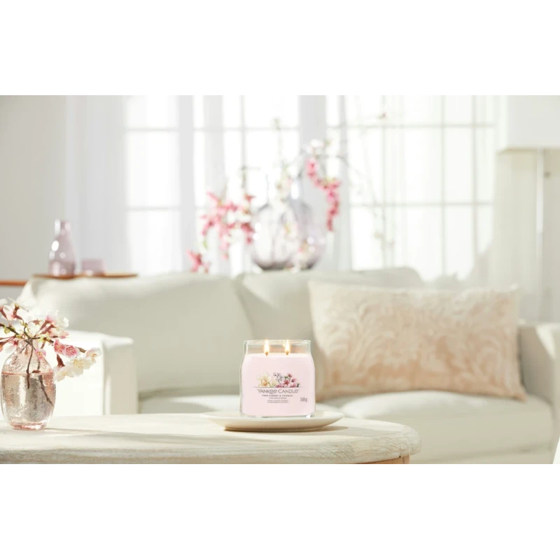 Yankee Candle - Pink Cherry & Vanilla Candela in Giara Media