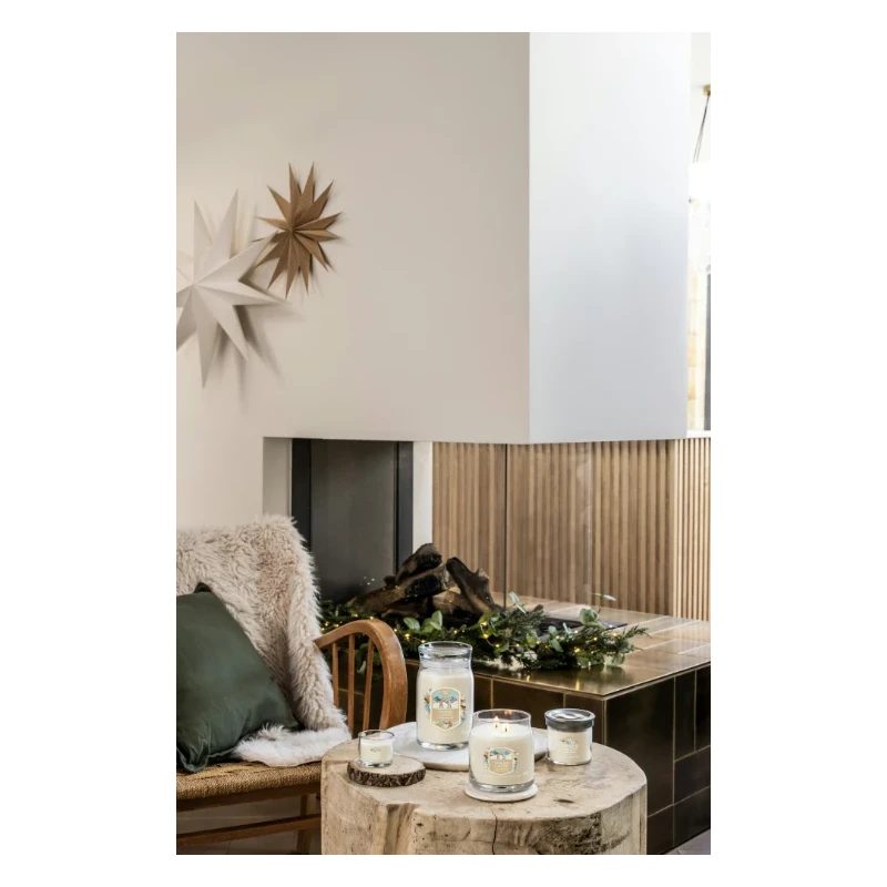 Yankee Candle - Vanilla Flurries - Medium Jar Candle