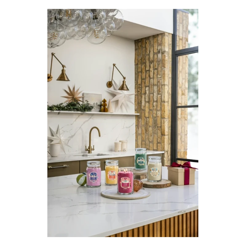 Yankee Candle - Santa on Skis - Large Jar Candle